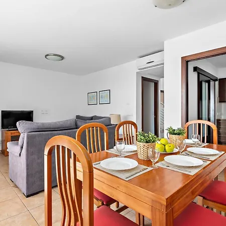 Calan Bosch Emily קאלאן בוש